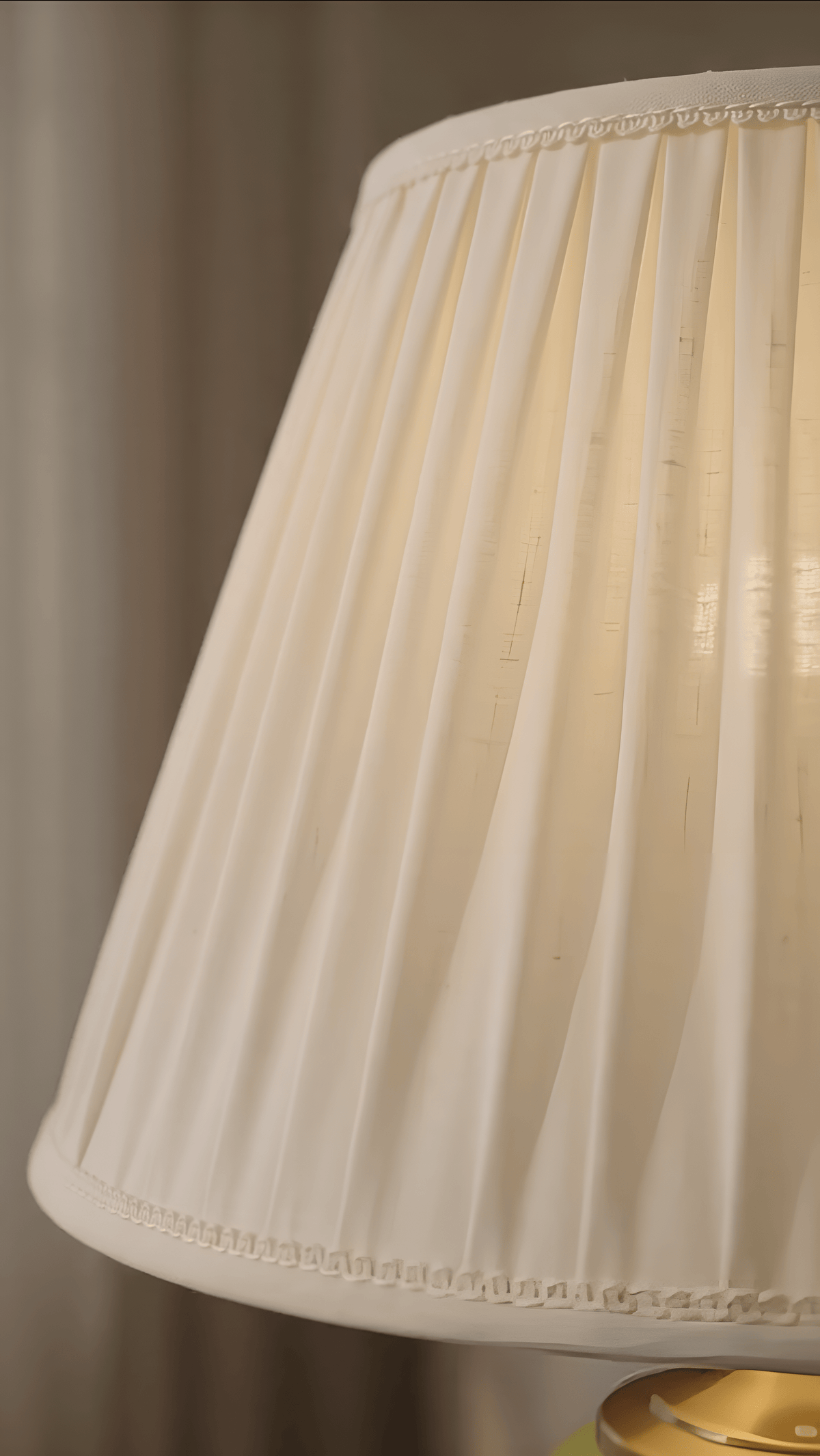 The Olive Grove Ceramic Lamp